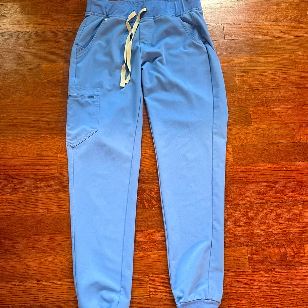 Figs zamora jogger regular waist, ceil blue, size small. Reg length